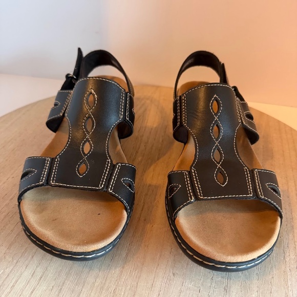 Clarks Women’s Black Leather Comfort Sandals US 9.5 M Cushioned Slingback - Picture 2 of 8